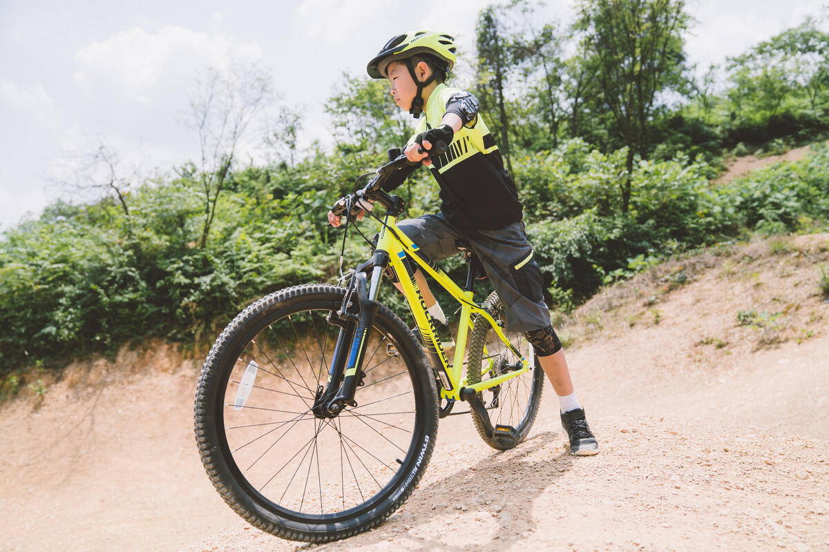 幼児から小学校低学年向け自転車 楽天市場】小学校 低 学年 自転車の通販