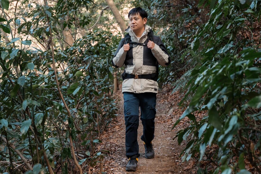 トレッキングとは?登山・ハイキングとの違いと初心者向けの始め方・装備ガイド|〇〇アウトドア