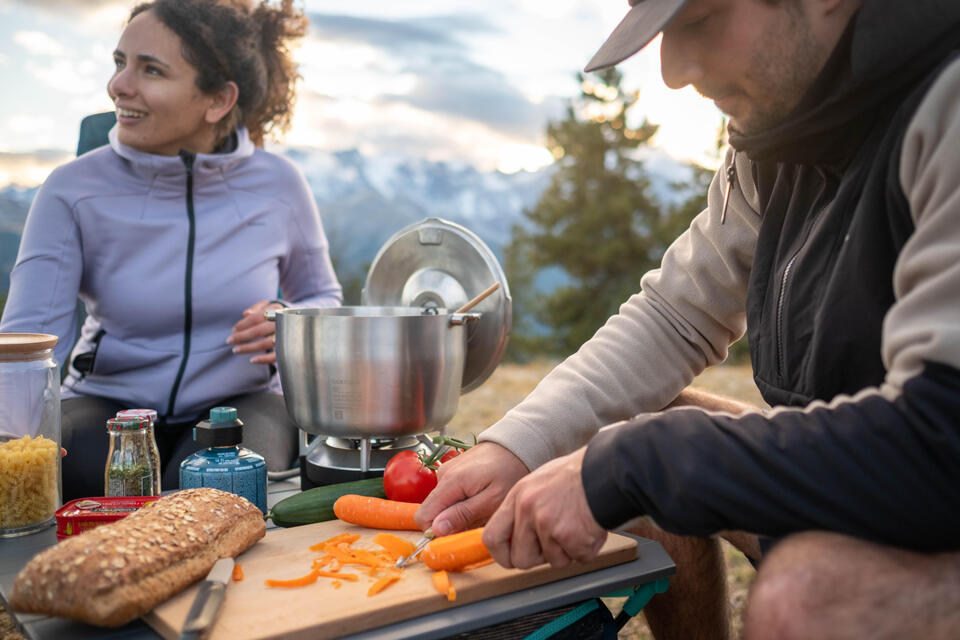 【キャンプテーブル】人数やスタイルに合わせた選び方とおすすめ4選!