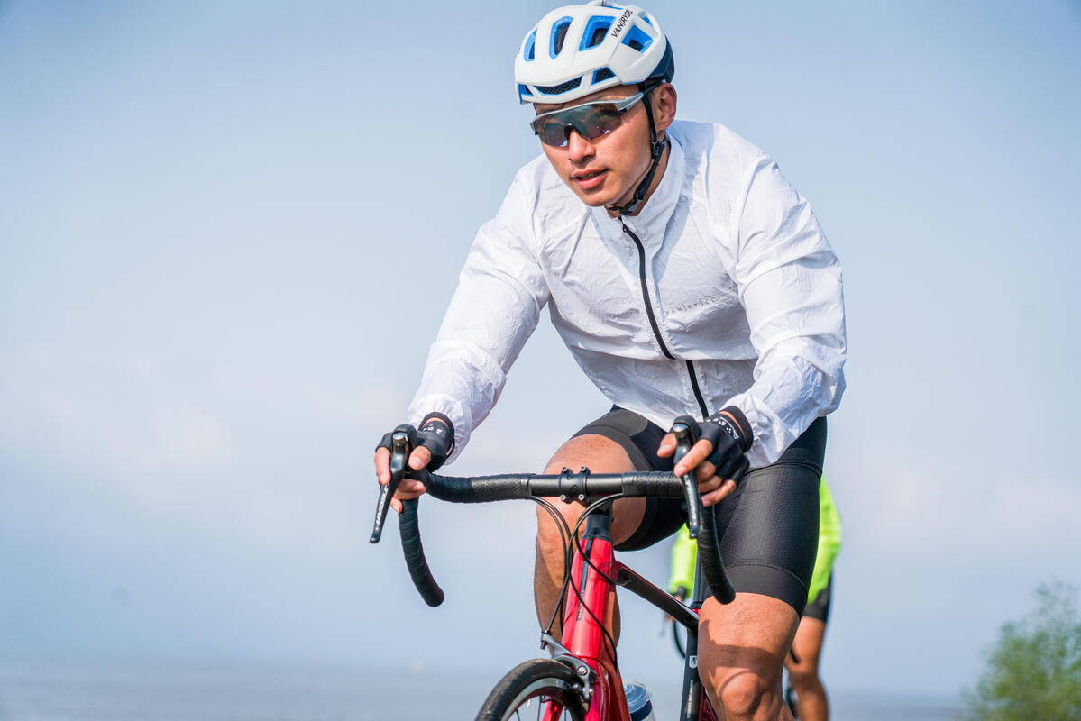 自転車に乗るときの服装|おすすめサイクルウェアを紹介【サイクリング初心者向け】