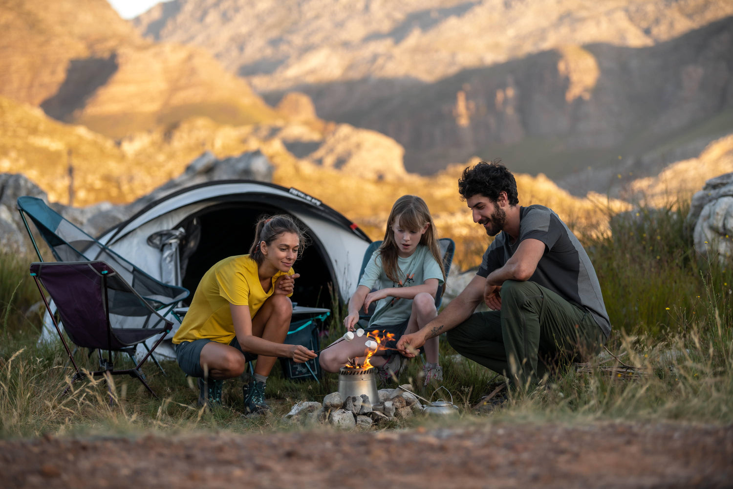 ウッドストーブと焚き火台の違いとは?使い方や特徴を徹底比較