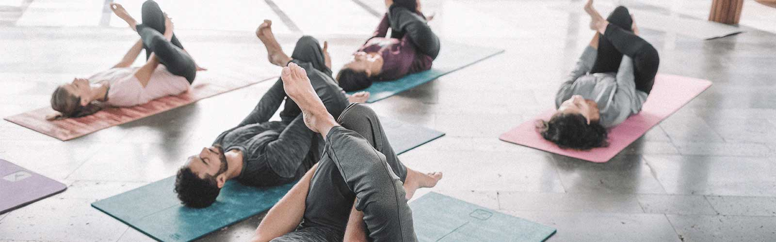 Yoga Works THE BLACK MAT 7mm 黒 Yoga Works THE BLACK MAT 7mm 黒