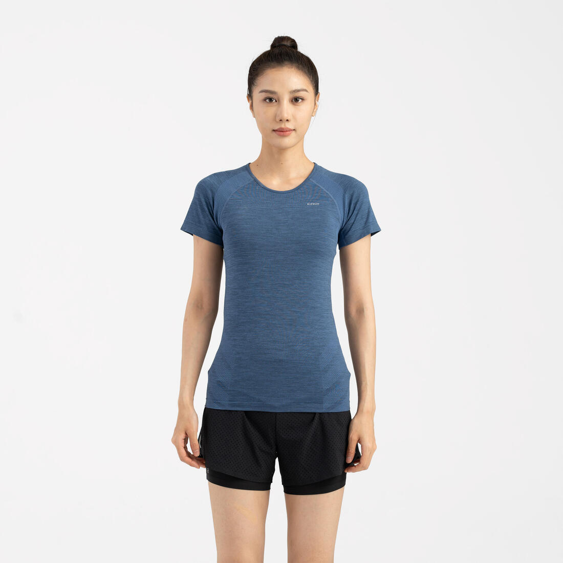 On ランニングショーツとTシャツセット 女性用 XS On ランニングショーツとTシャツセット 女性用 XS
