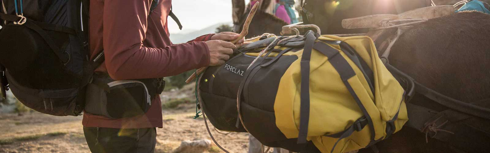 デカトロン 登山 ボストンバッグ