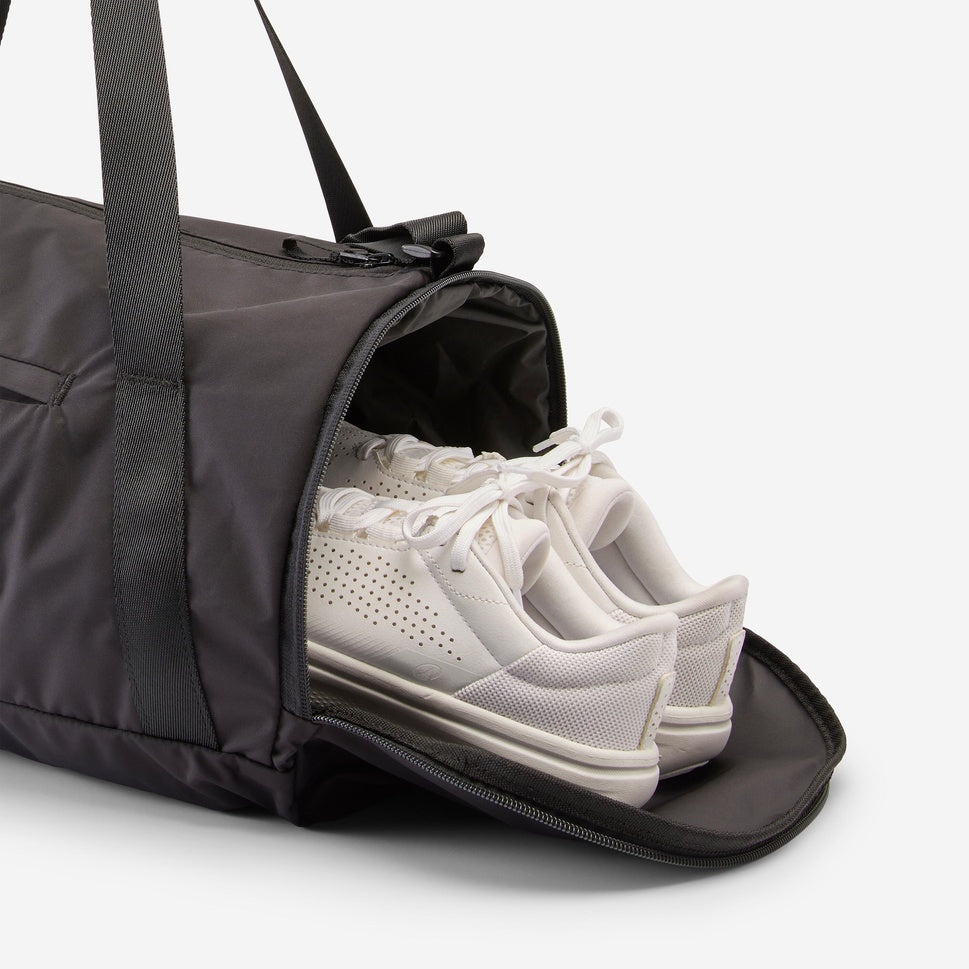 DECATHLON (デカトロン) スポーツ バッグ ストラップ・シューズ用ポケット付 20L