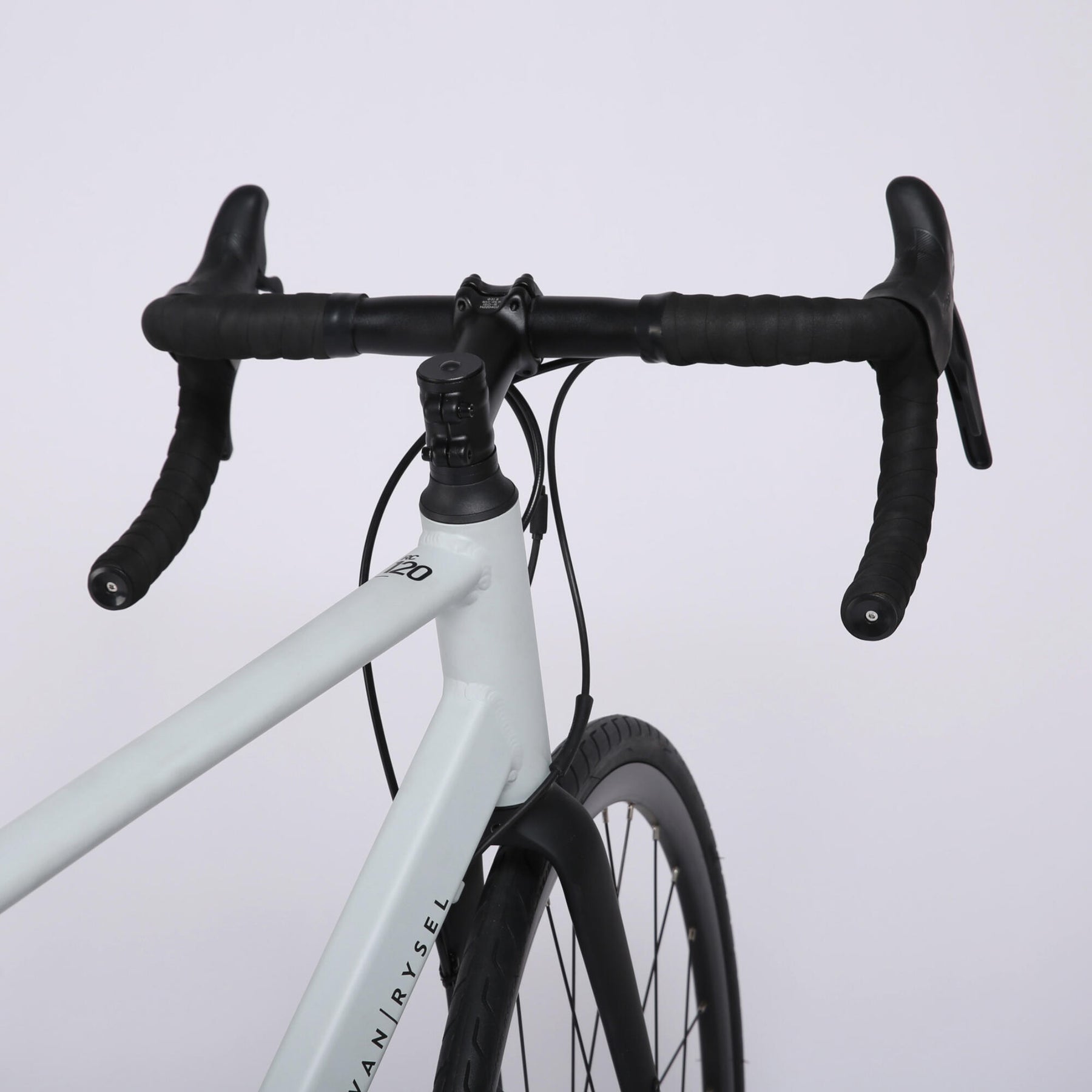 Van Rysel RC120 ディスク ロード バイクTriban RC120 Van Rysel Triban RC120 - Our Best Budget Road Bike - YouTube