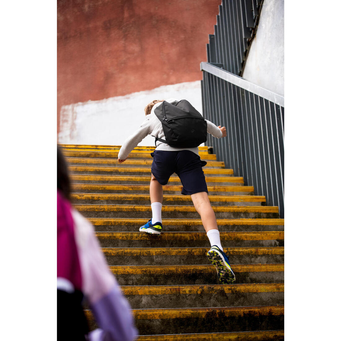 シューズコンパートメント付きスポーツバックパック 17L