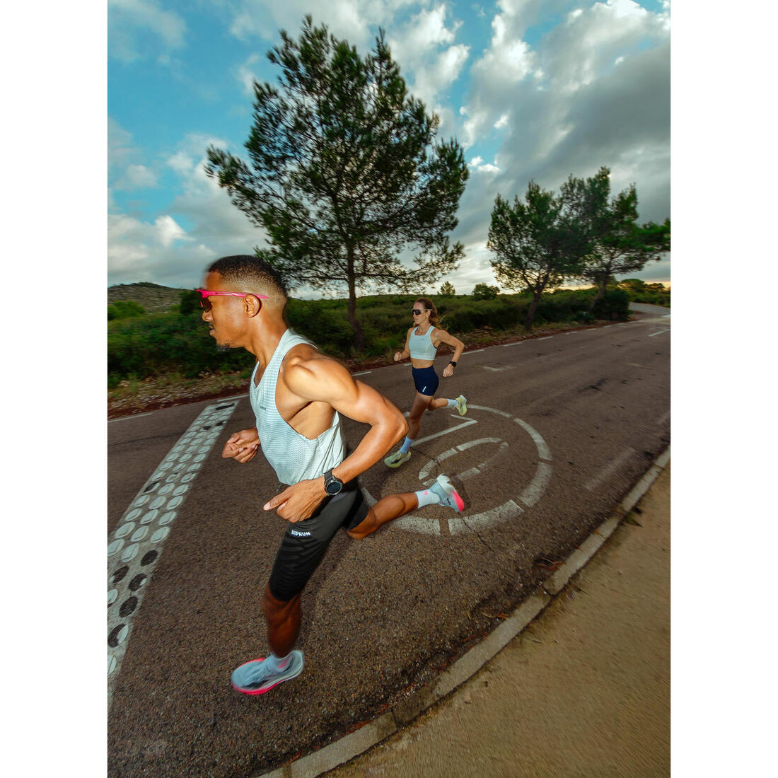 KIPRUN（キプラン）ランニングシューズ メンズ Kipstorm Tempo