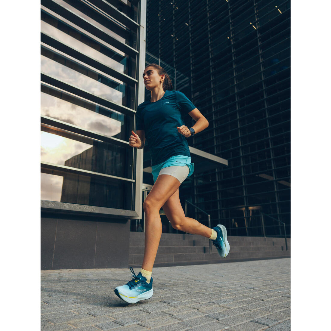 KIPRUN（キプラン）ランニング レディース 2-in-1 ショートパンツ Run 500 Comfort