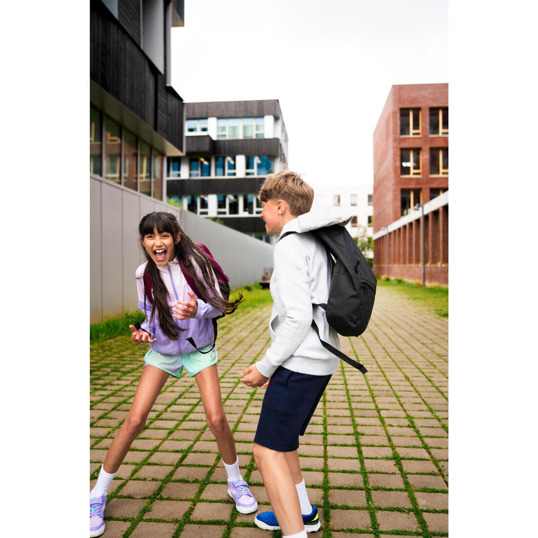 シューズコンパートメント付きスポーツバックパック 17L